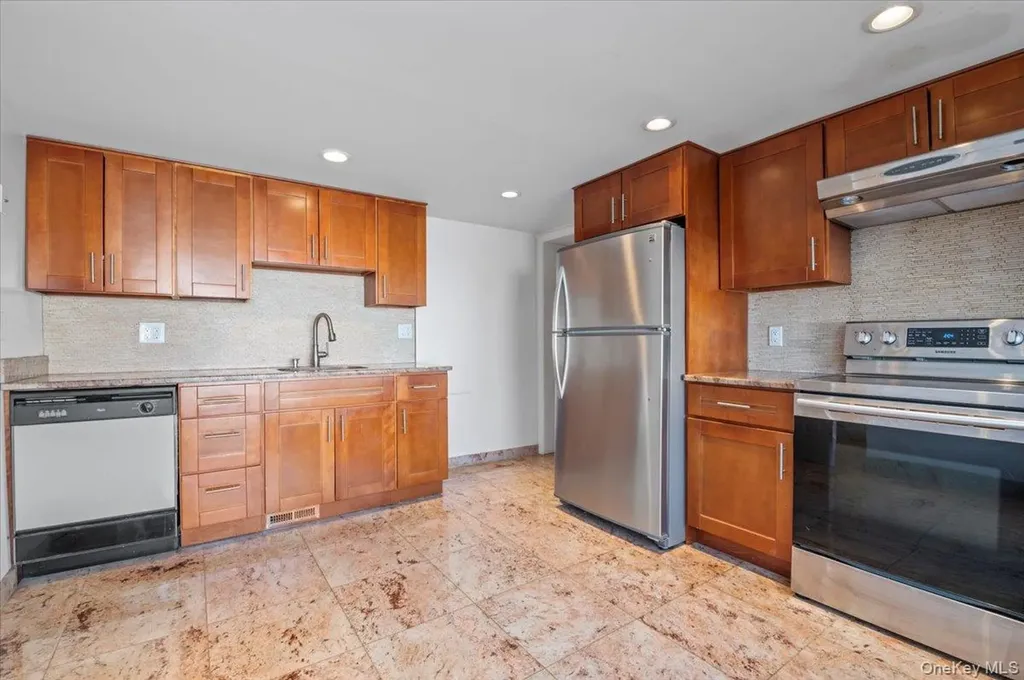 780 Regent Drive Westbury NY 11590