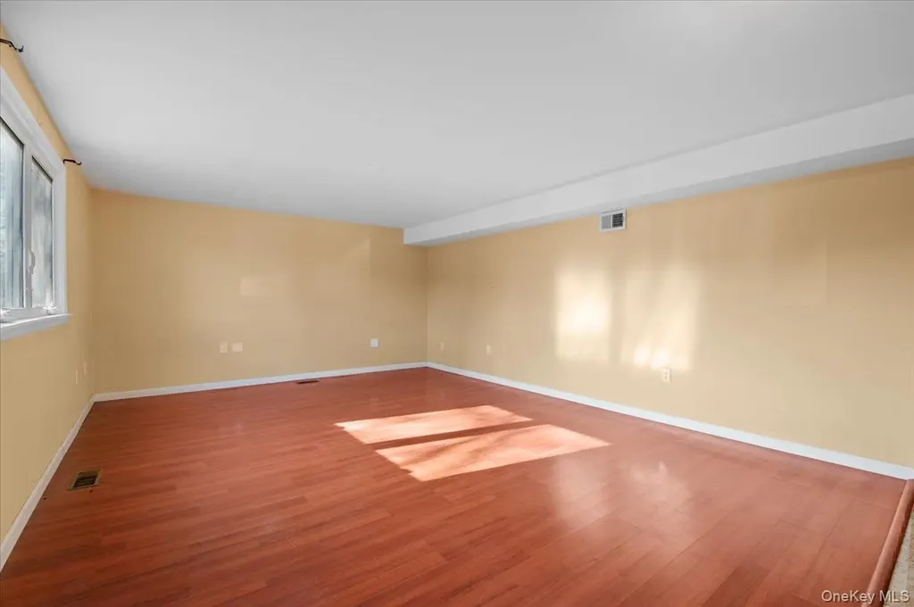 780 Regent Drive Westbury NY 11590
