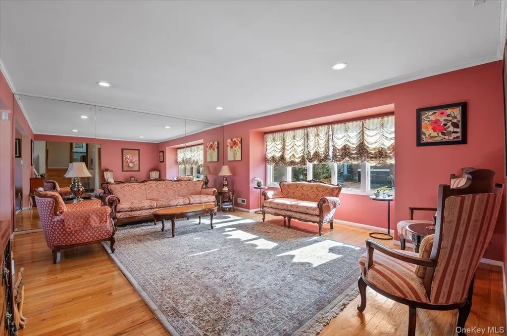 780 Regent Drive Westbury NY 11590