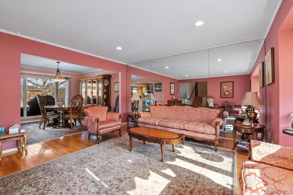780 Regent Drive Westbury NY 11590