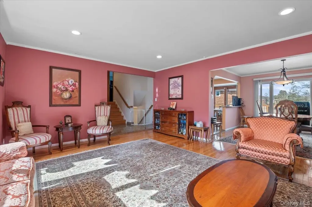 780 Regent Drive Westbury NY 11590