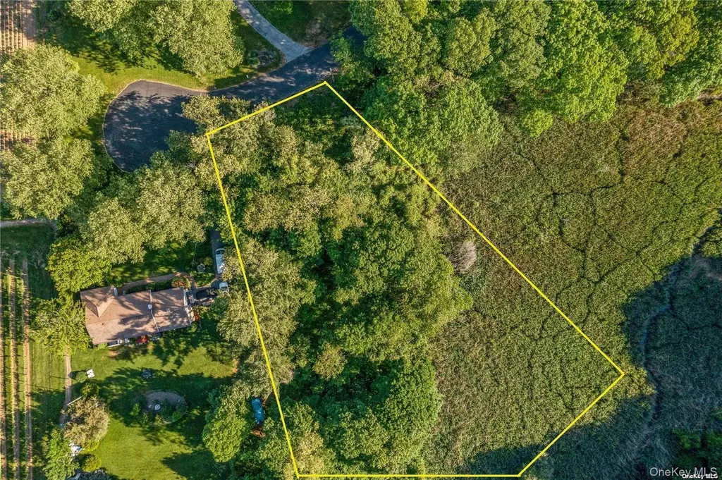 955 Blossom Bend Mattituck NY 11952