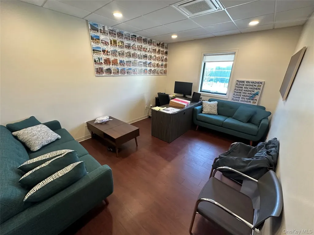 1015 Cedar Lane Woodmere NY 11598