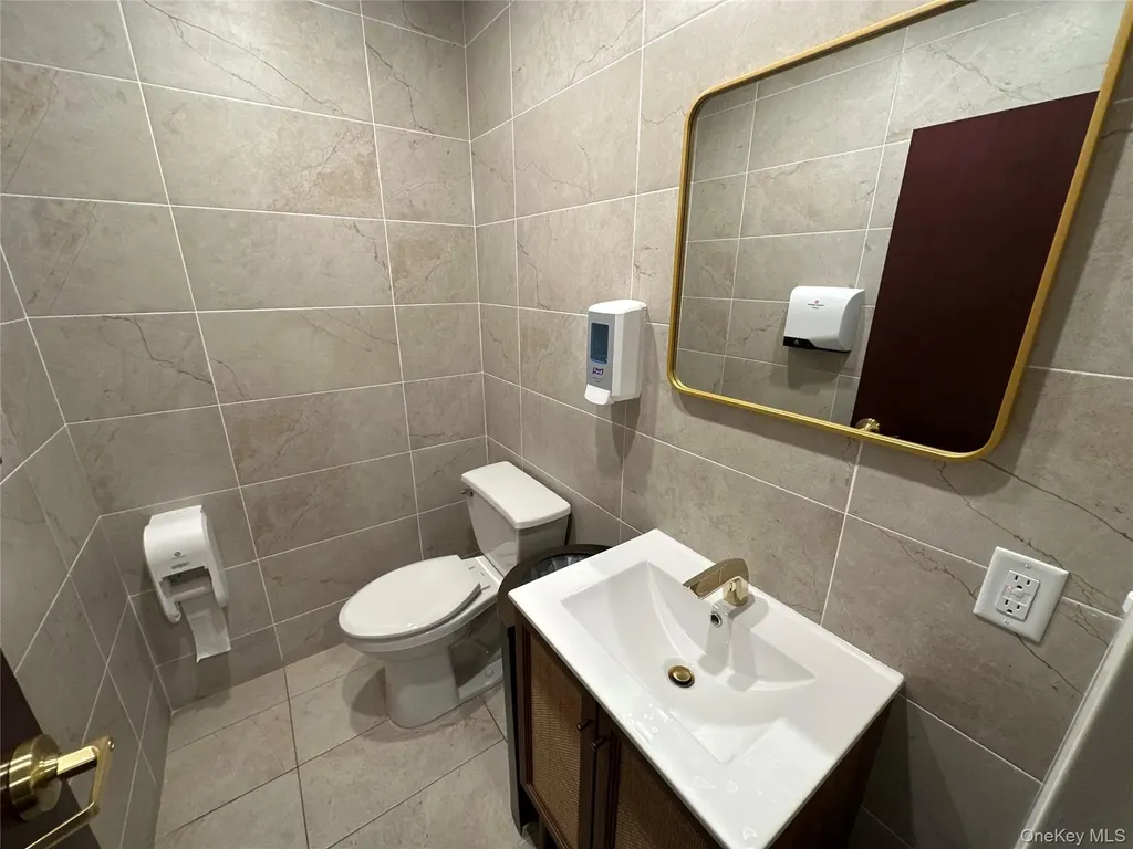 1015 Cedar Lane Woodmere NY 11598
