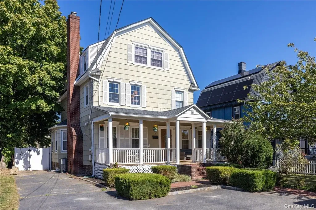 38 Johnson Place Woodmere NY 11598