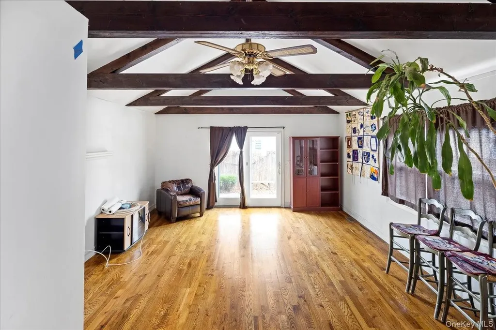 38 Johnson Place Woodmere NY 11598