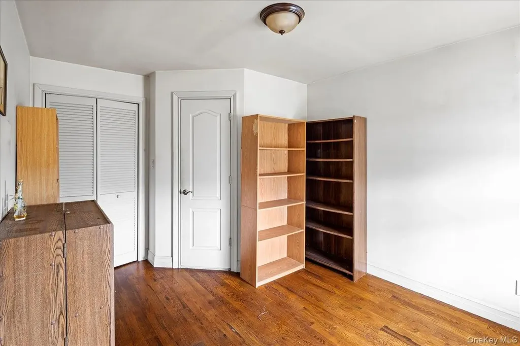 38 Johnson Place Woodmere NY 11598