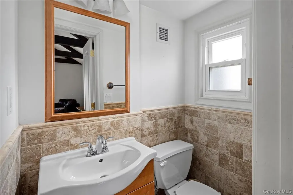 38 Johnson Place Woodmere NY 11598
