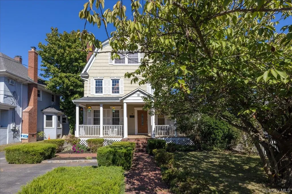 38 Johnson Place Woodmere NY 11598