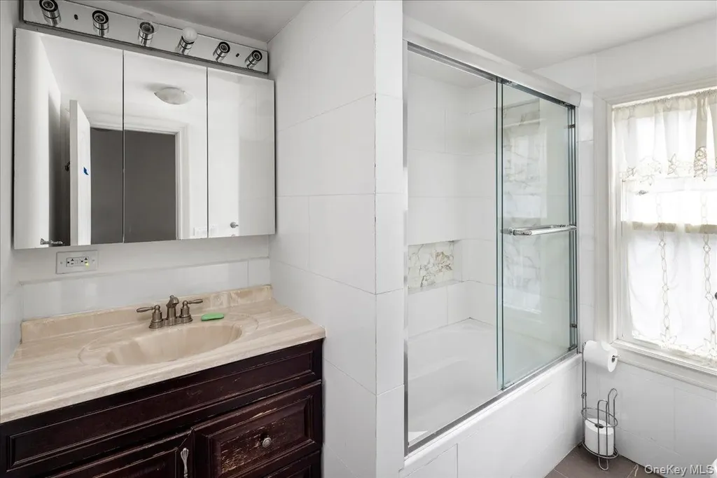 38 Johnson Place Woodmere NY 11598
