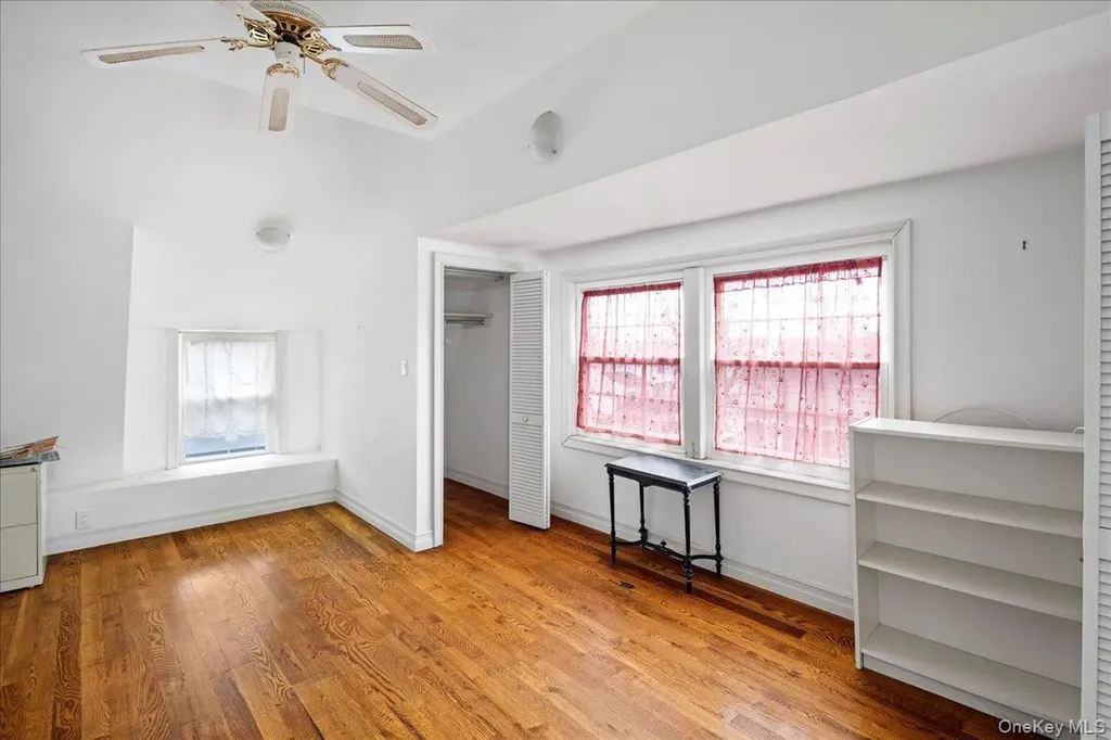 38 Johnson Place Woodmere NY 11598
