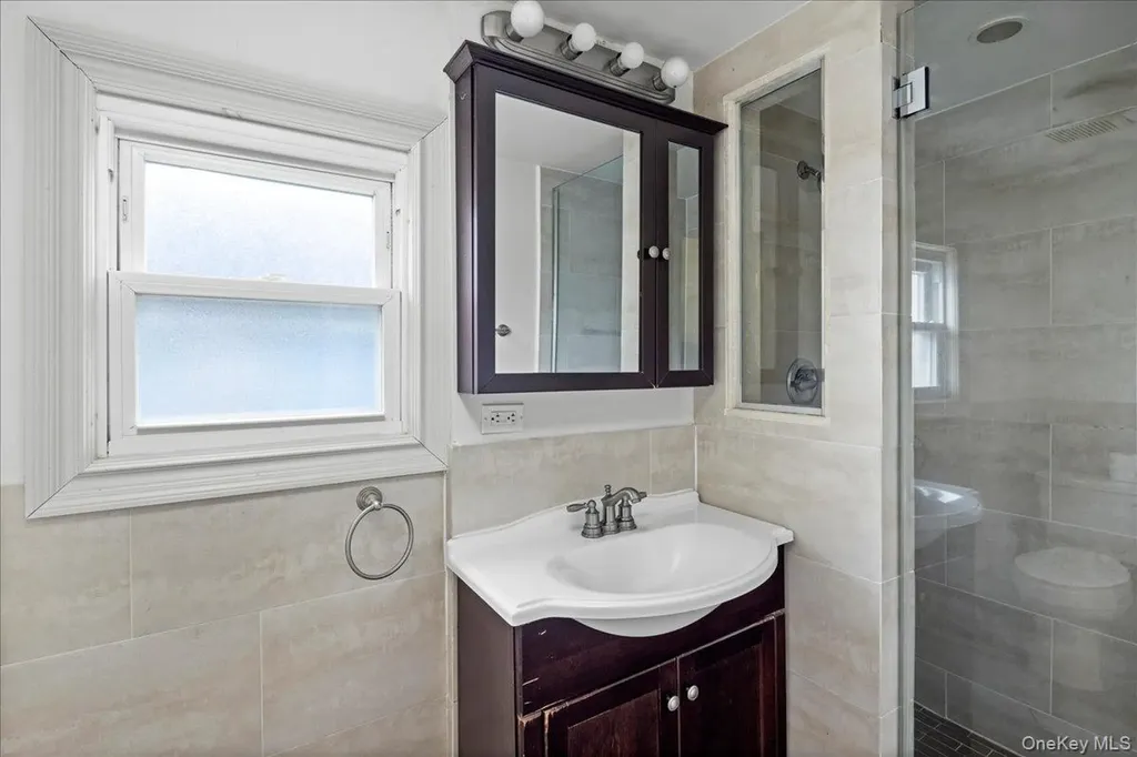 38 Johnson Place Woodmere NY 11598
