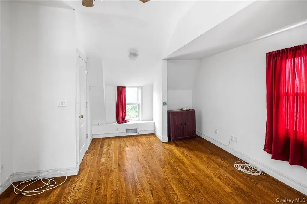 38 Johnson Place Woodmere NY 11598