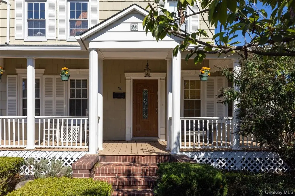 38 Johnson Place Woodmere NY 11598