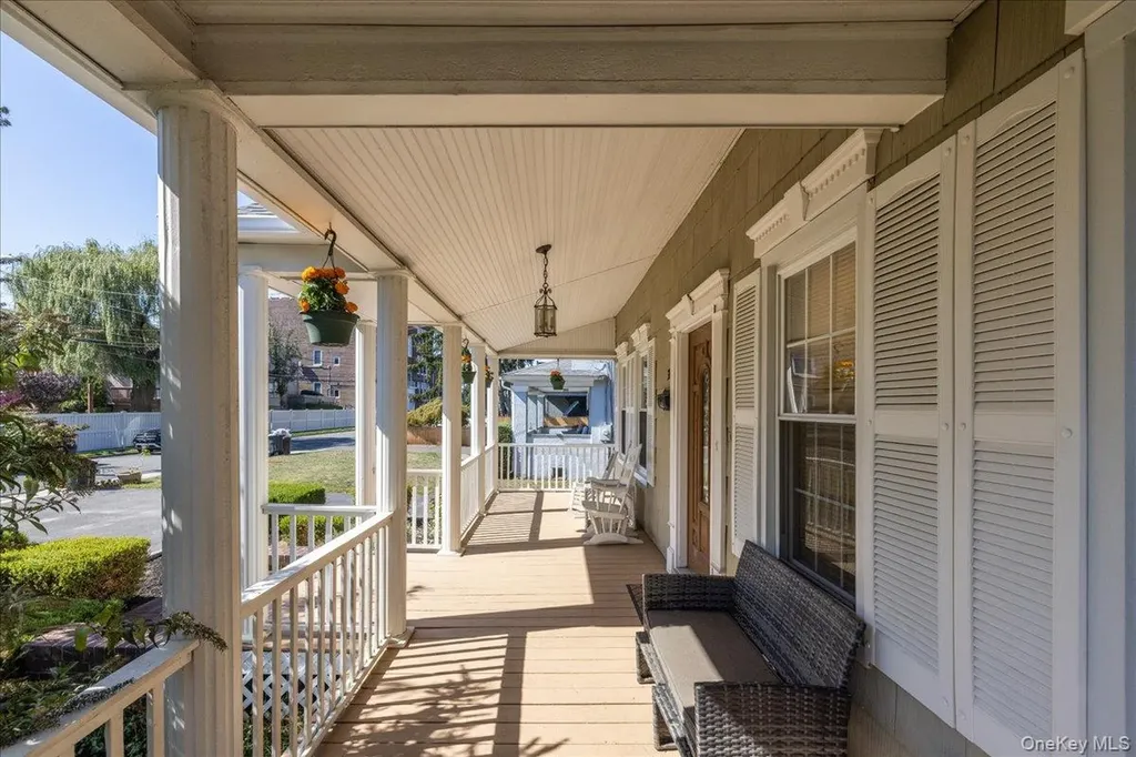 38 Johnson Place Woodmere NY 11598