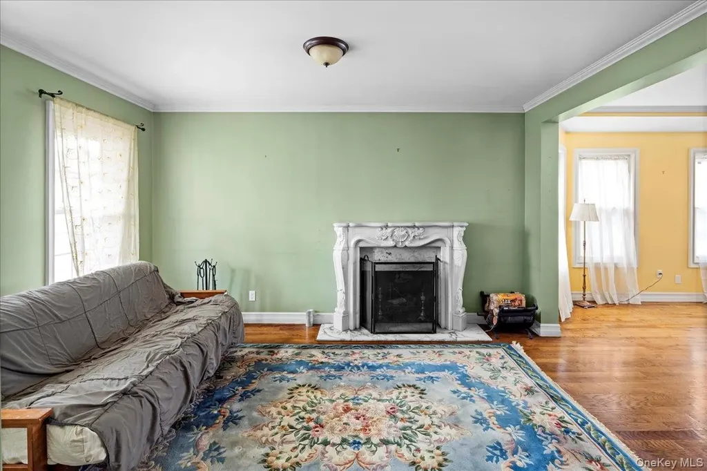 38 Johnson Place Woodmere NY 11598