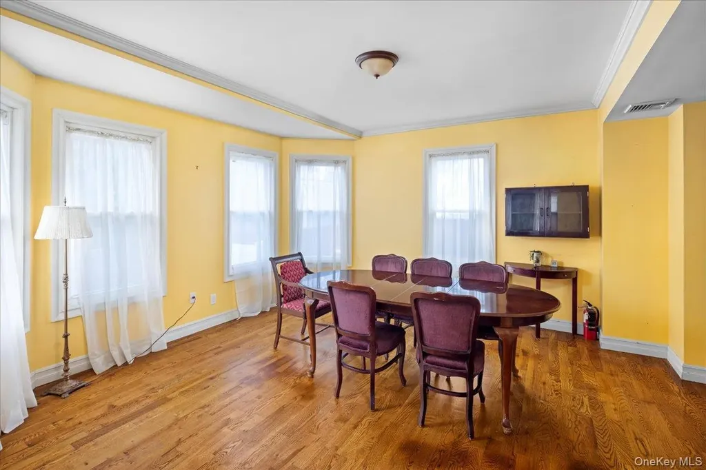 38 Johnson Place Woodmere NY 11598