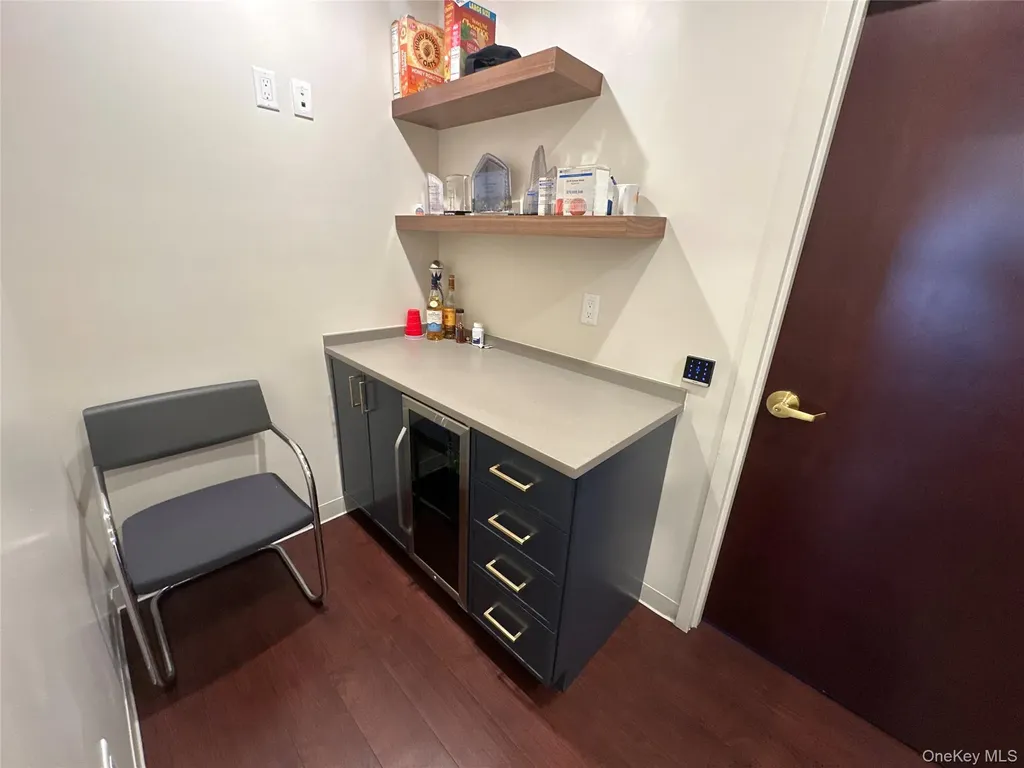 1015 Cedar Lane Woodmere NY 11598