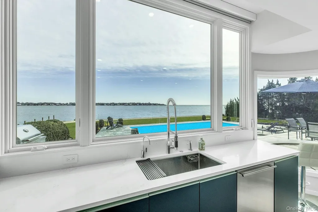 17 Romana Drive Hampton Bays NY 11946