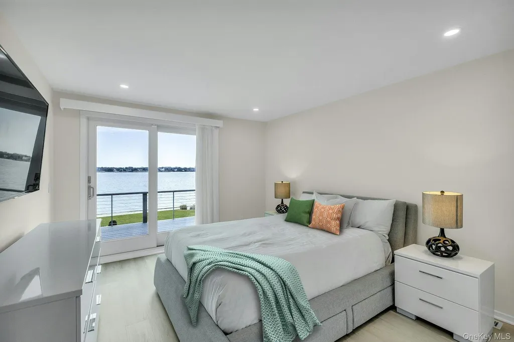 17 Romana Drive Hampton Bays NY 11946