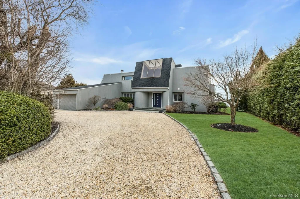 17 Romana Drive Hampton Bays NY 11946