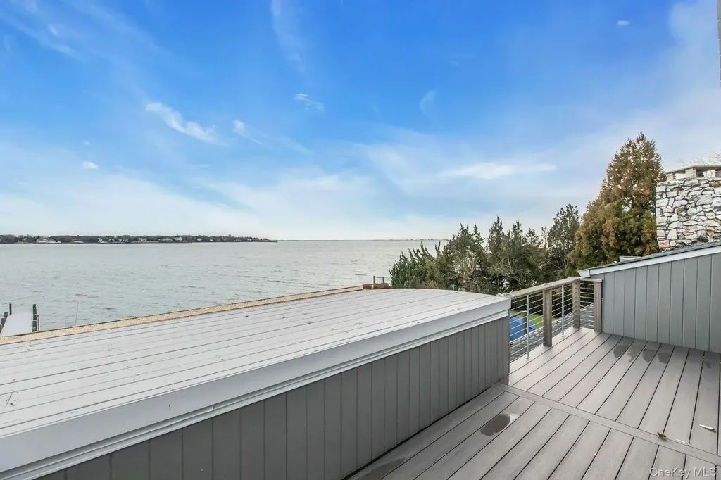 17 Romana Drive Hampton Bays NY 11946