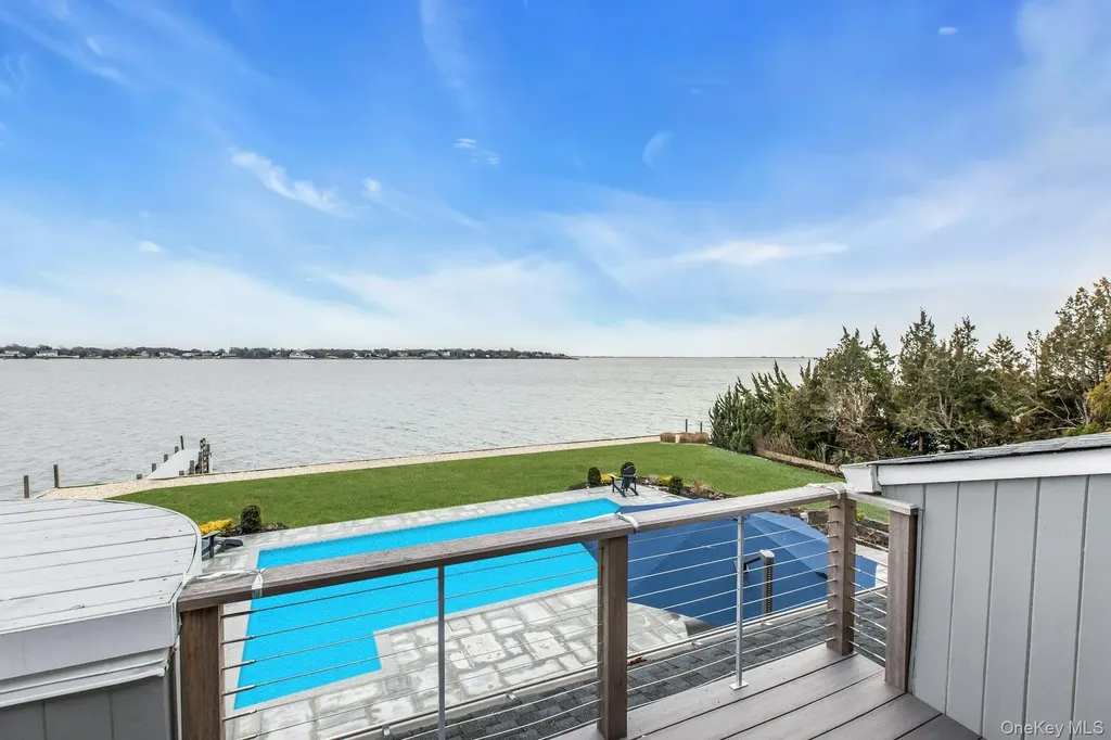 17 Romana Drive Hampton Bays NY 11946