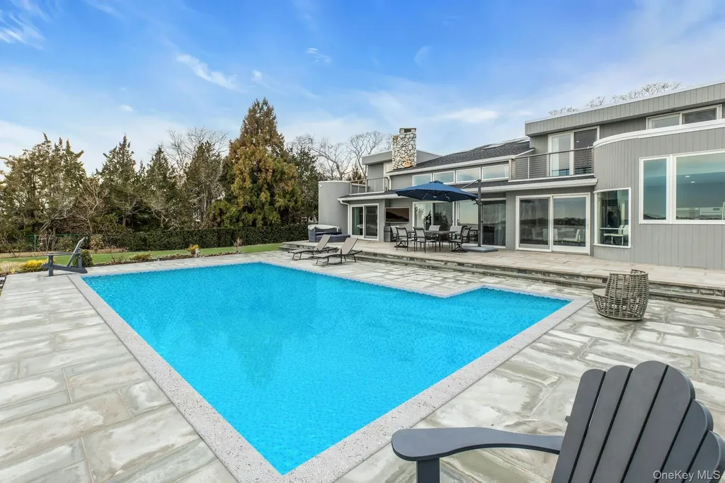 17 Romana Drive Hampton Bays NY 11946