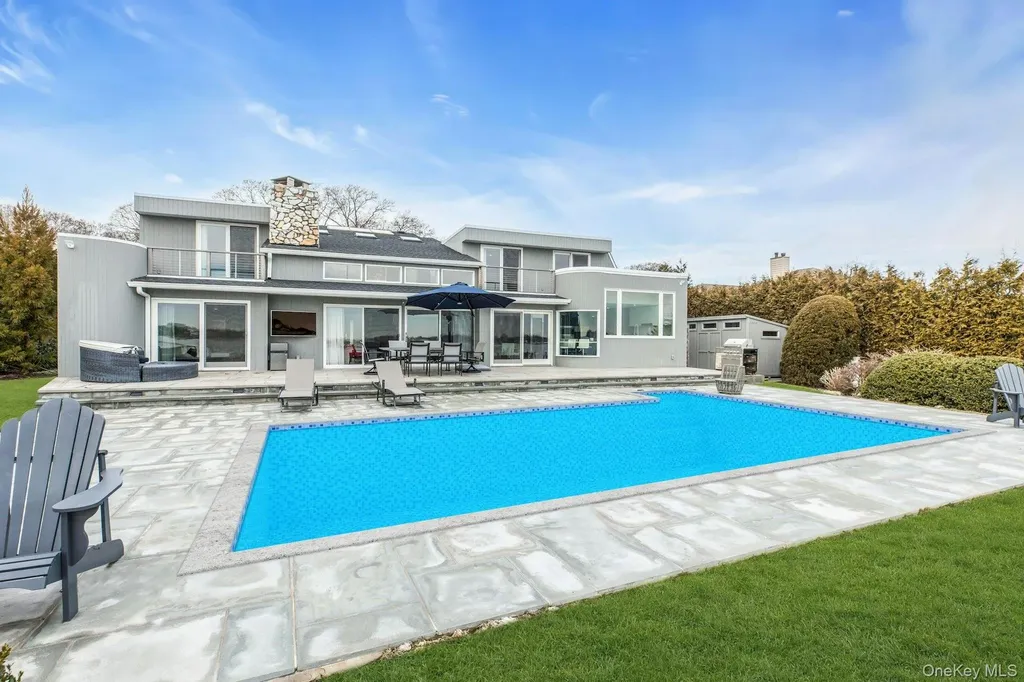 17 Romana Drive Hampton Bays NY 11946