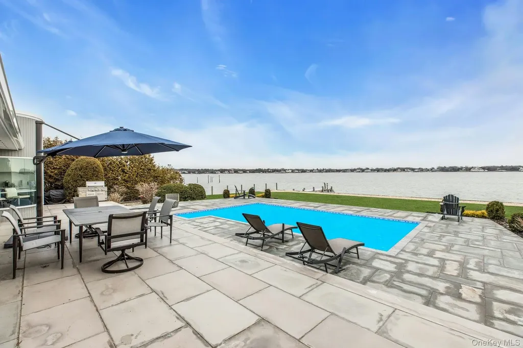 17 Romana Drive Hampton Bays NY 11946