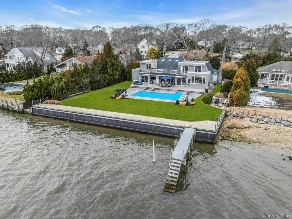 17 Romana Drive Hampton Bays NY 11946