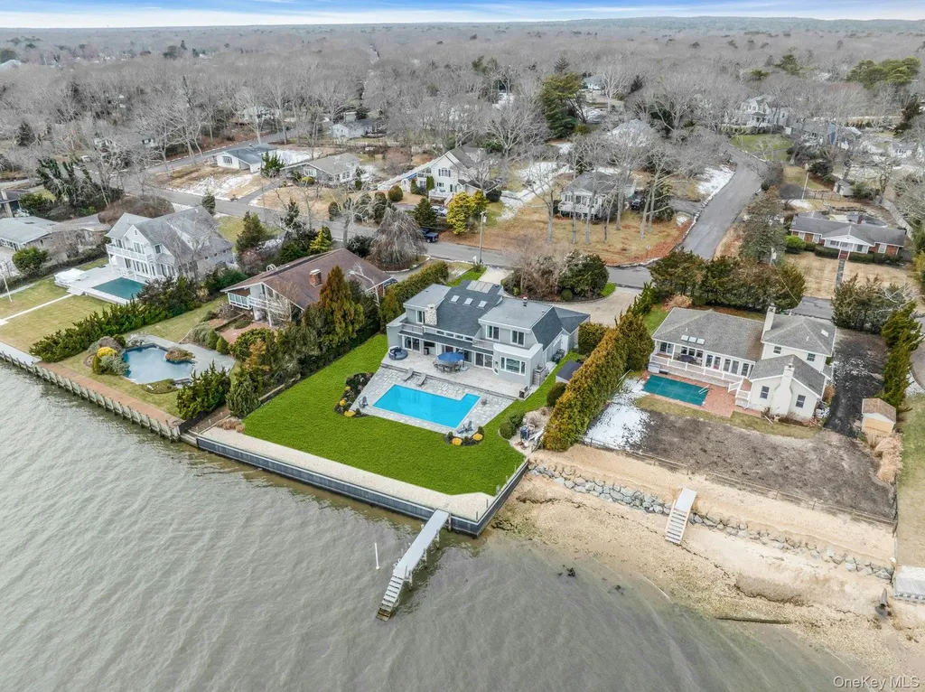 17 Romana Drive Hampton Bays NY 11946