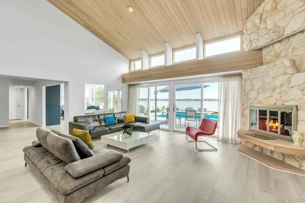 17 Romana Drive Hampton Bays NY 11946