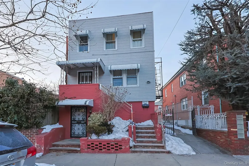 6511 Perry Avenue Maspeth NY 11378