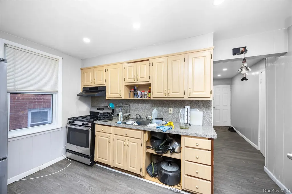 6511 Perry Avenue Maspeth NY 11378