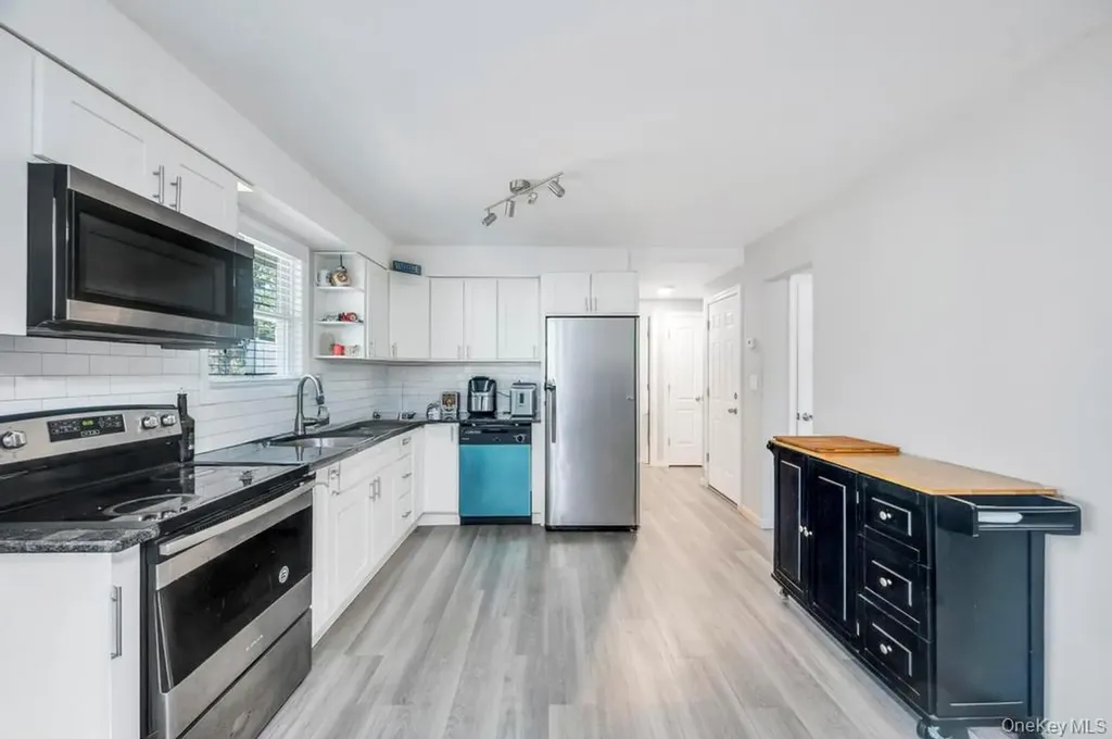 382 Boyle Road Selden NY 11784