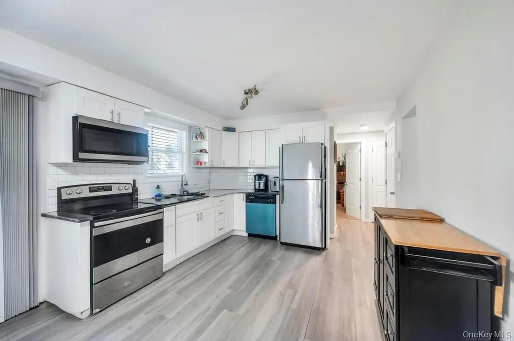 382 Boyle Road Selden NY 11784