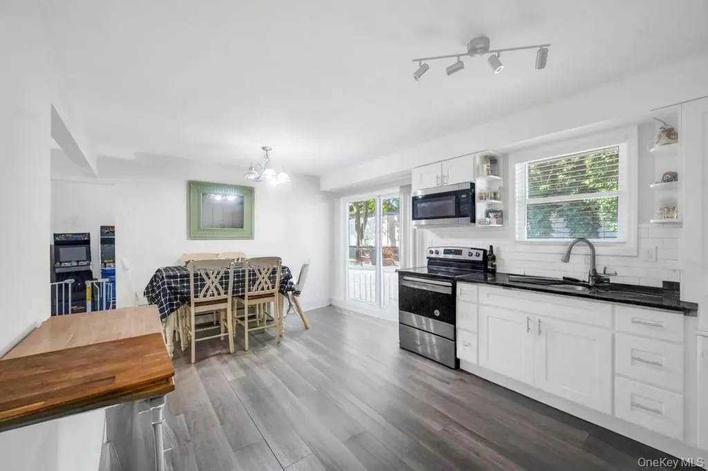 382 Boyle Road Selden NY 11784