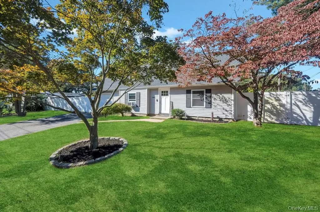 382 Boyle Road Selden NY 11784