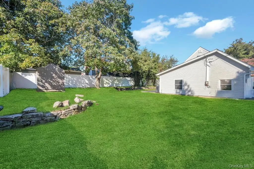 382 Boyle Road Selden NY 11784