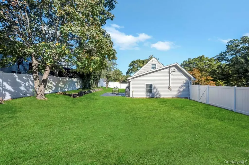 382 Boyle Road Selden NY 11784