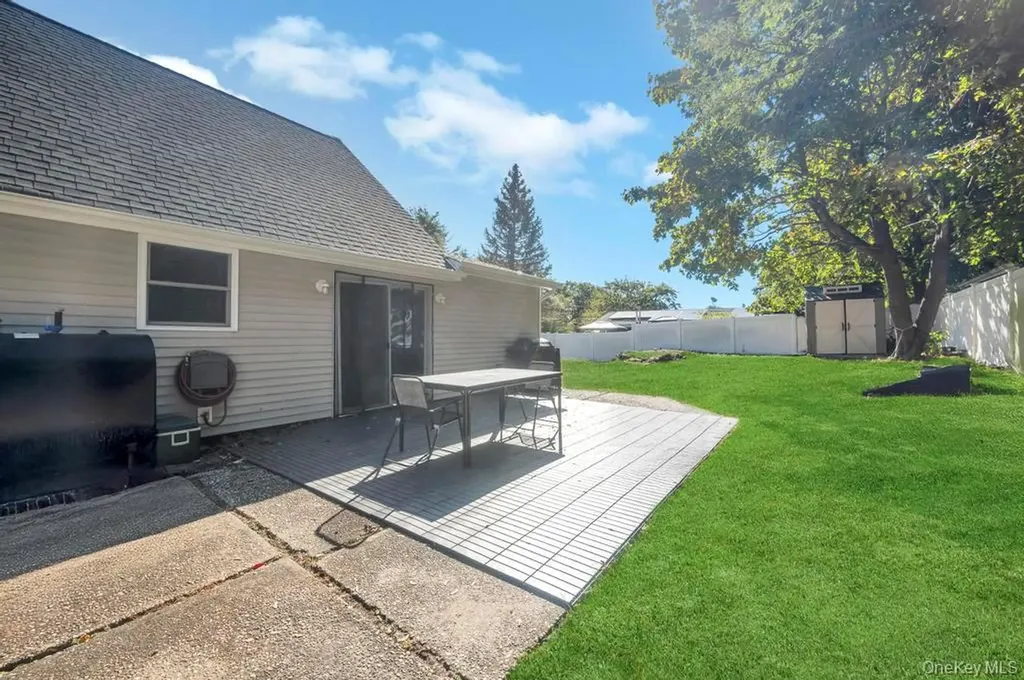 382 Boyle Road Selden NY 11784