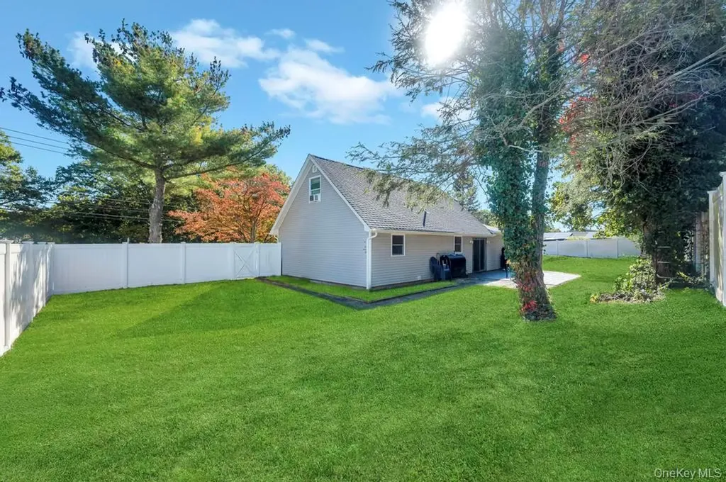 382 Boyle Road Selden NY 11784