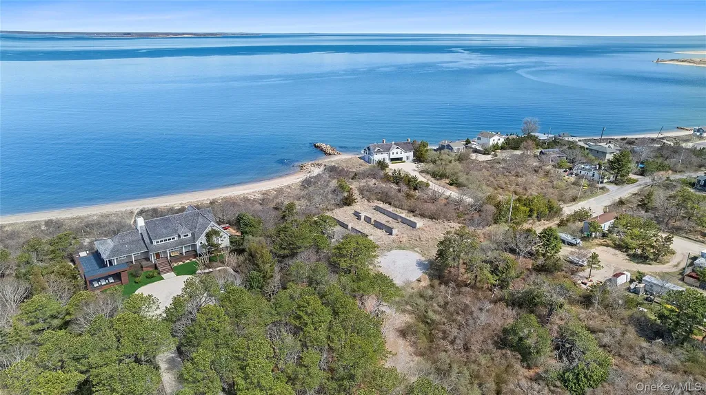 623 Lazy Point Road Amagansett NY 11930