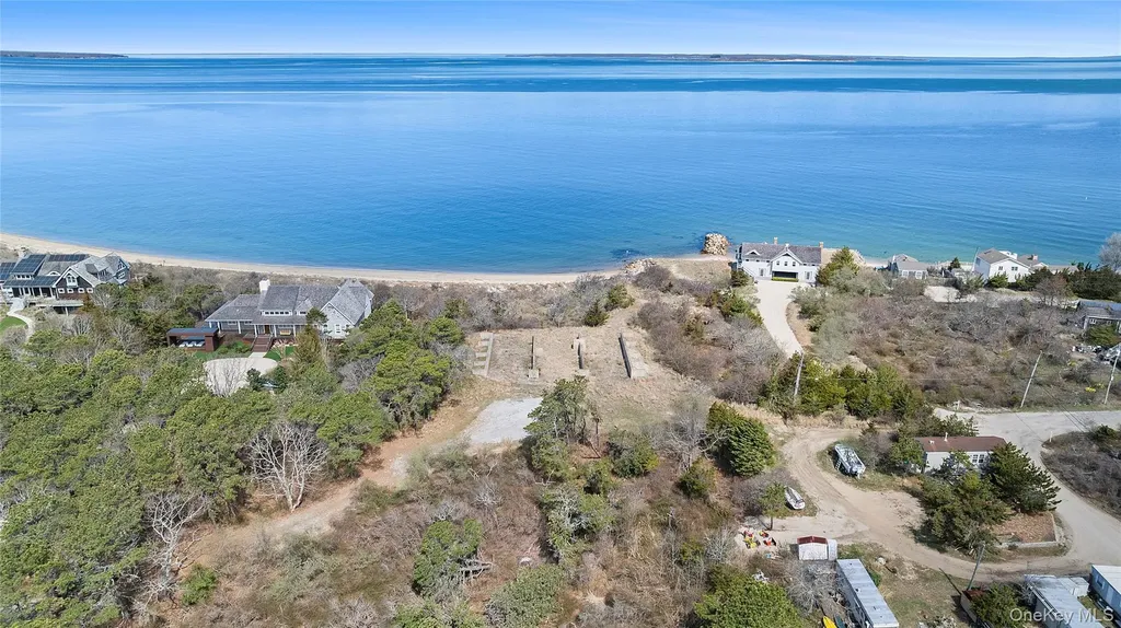 623 Lazy Point Road Amagansett NY 11930