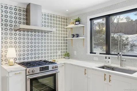 56 Eton Road Bronxville NY 10708