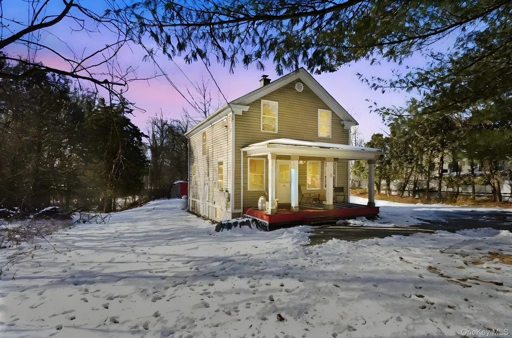85 Sunset Avenue Poughkeepsie NY 12601