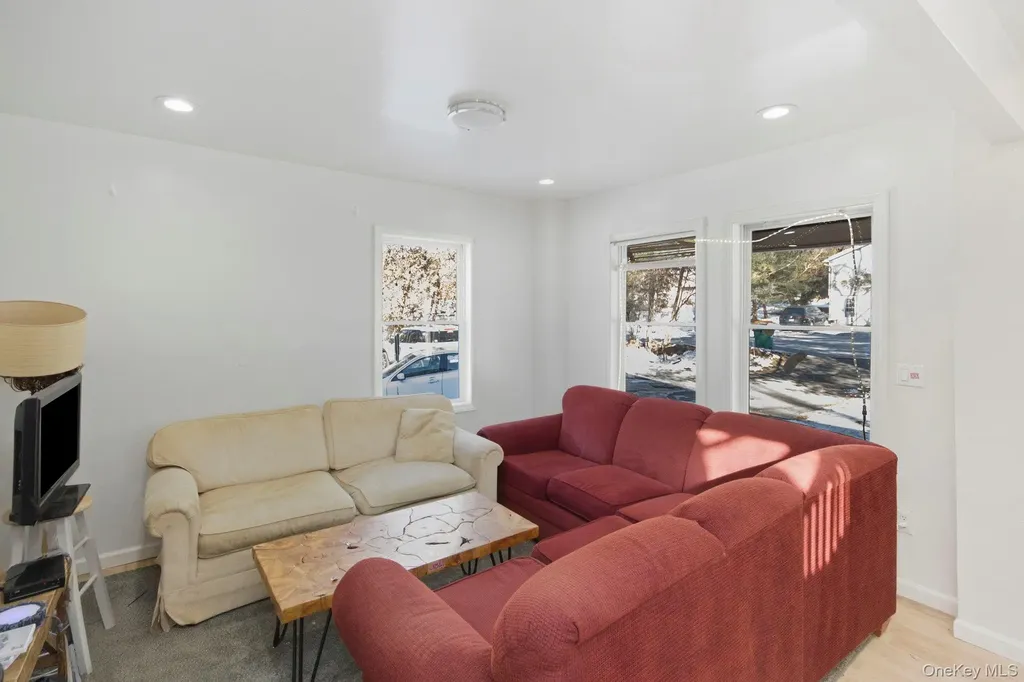 85 Sunset Avenue Poughkeepsie NY 12601