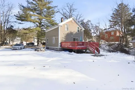 85 Sunset Avenue Poughkeepsie NY 12601