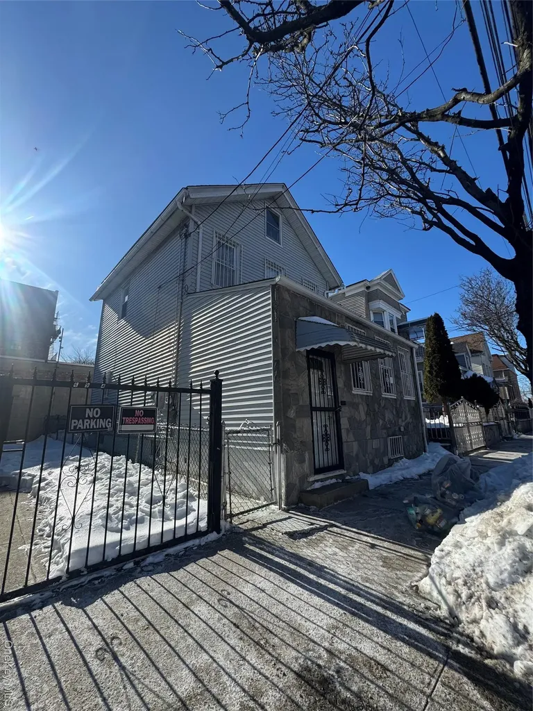 690 E 240th Street Bronx NY 10470